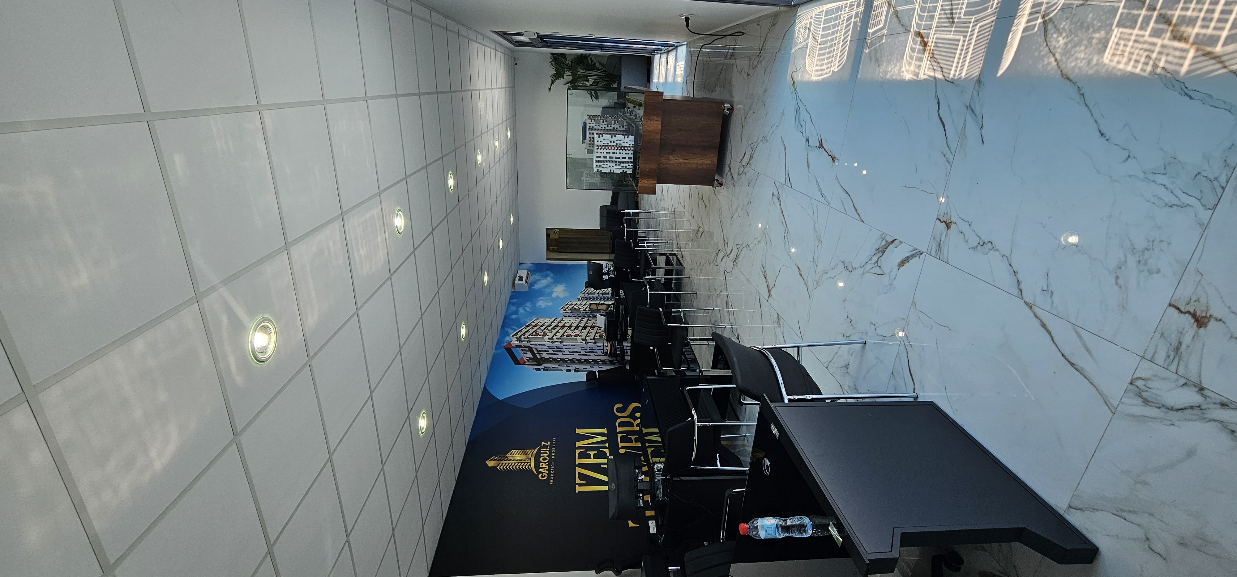 Bureau service commercial visuel 5