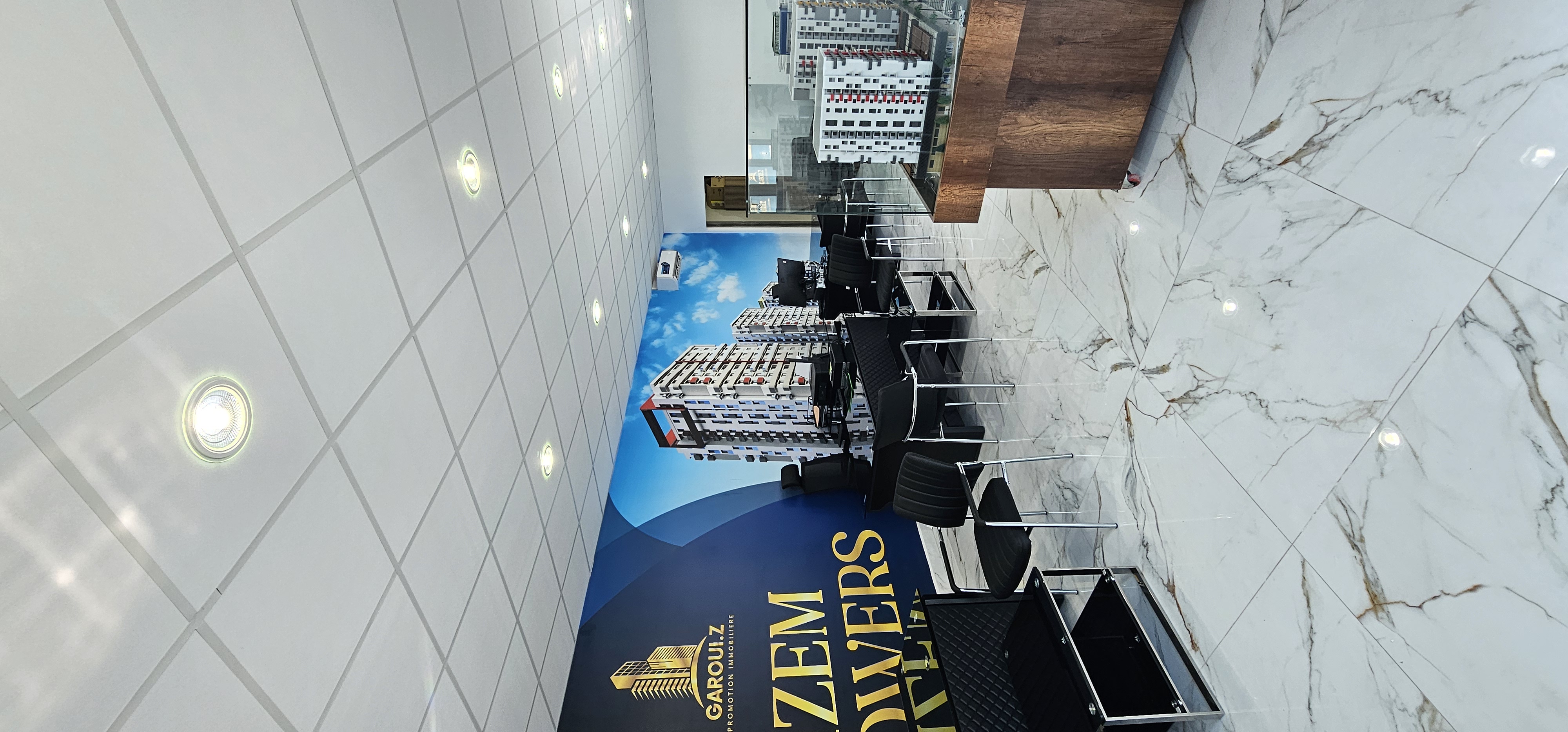 Bureau service commercial visuel 2
