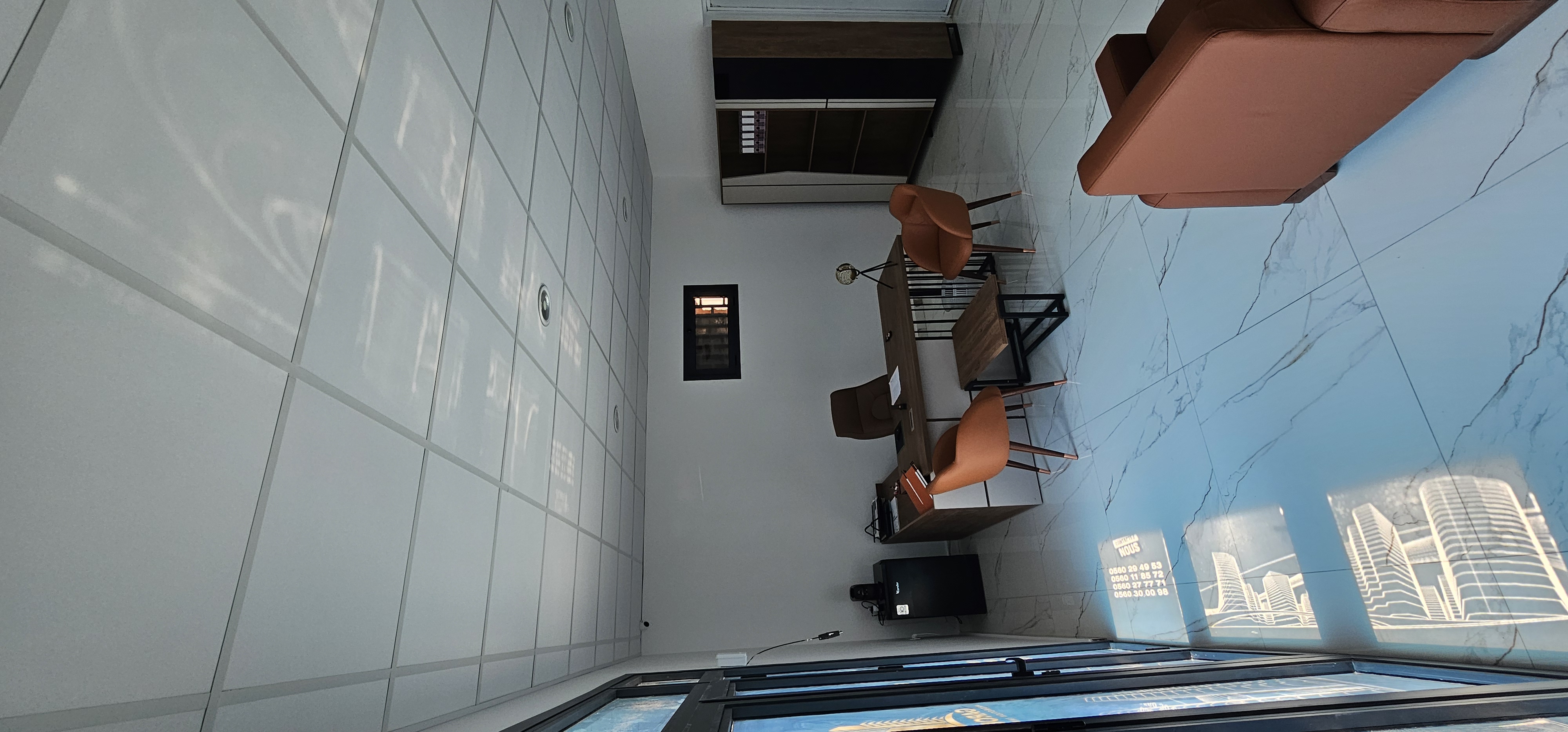 Bureau service commercial visuel 8